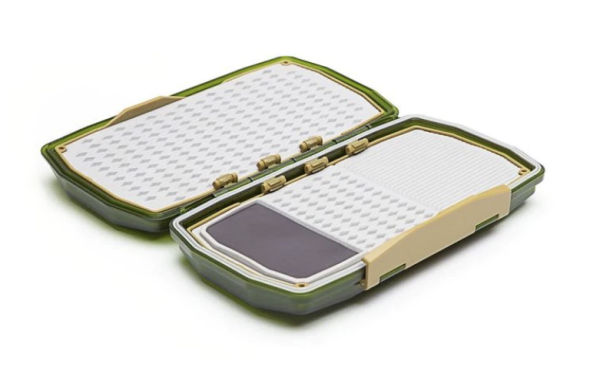 Umpqua UPG HD Walkbout Fly Box Open 2 Umpqua UPG HD Walkbout Fly Box Open 2